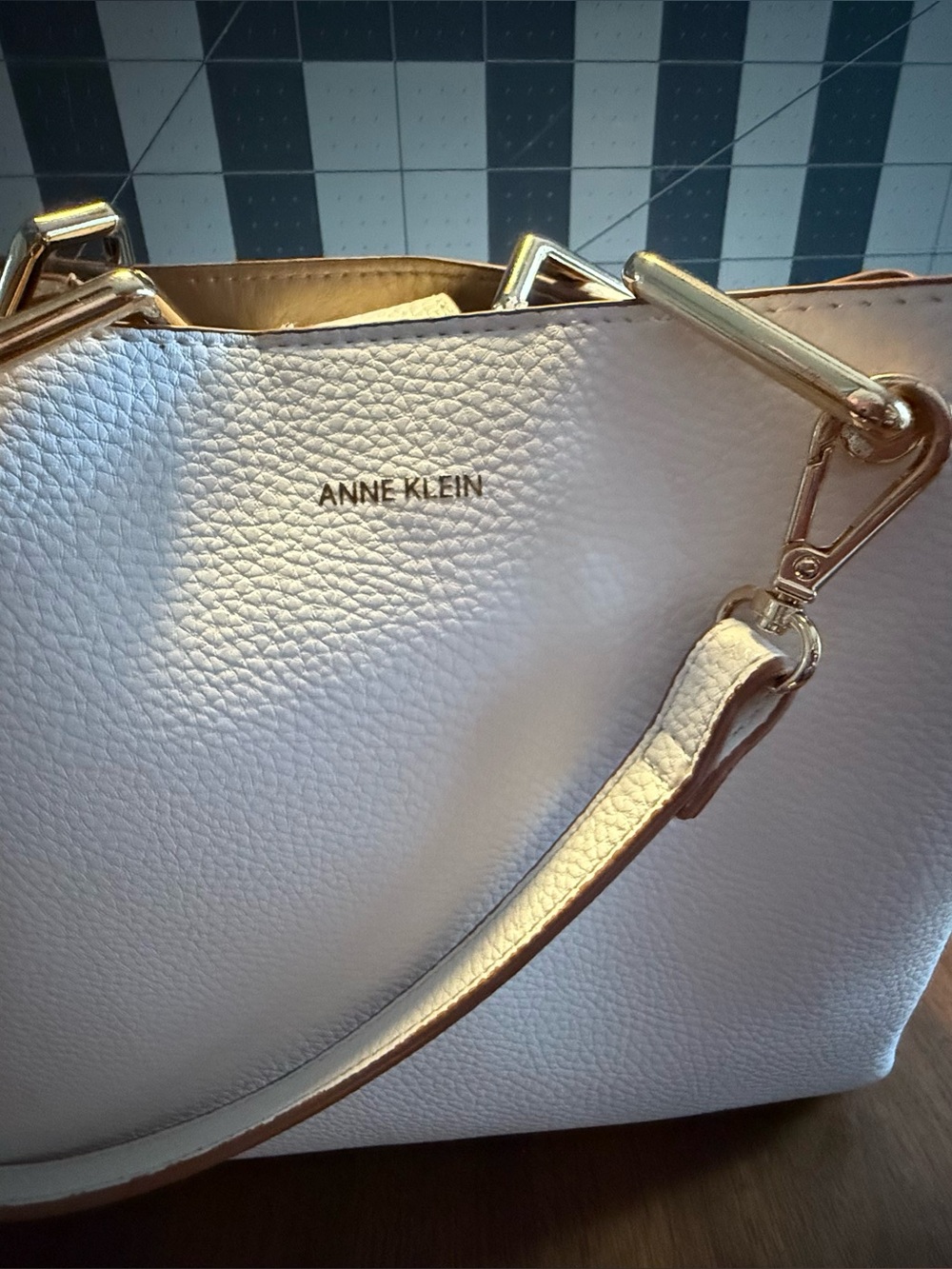 Anne Klein leather purse with mini-card holder. cream leather, magnetic closure
